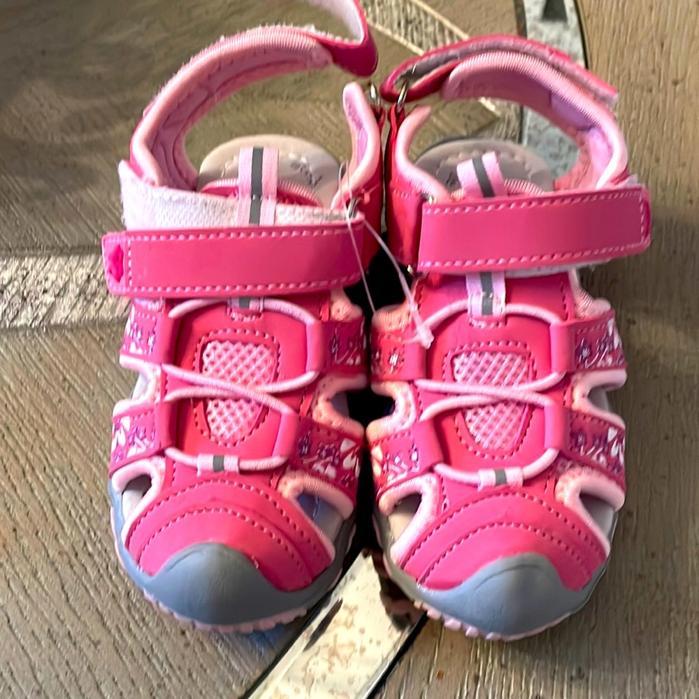 Apalpes closer girls sandals- never worn!!!